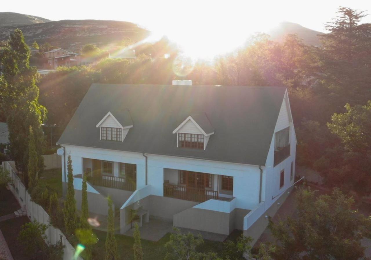 The Clarens Place Exteriér fotografie